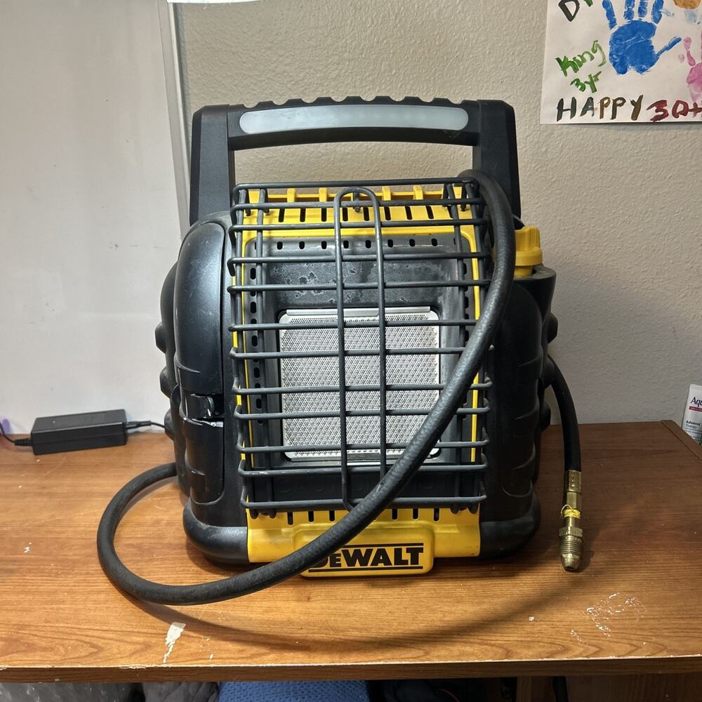 DEWALT DXH12B 12,000 BTU PORTABLE CORDLESS PROPANE RADIANT HEATER (y (PSH041497)